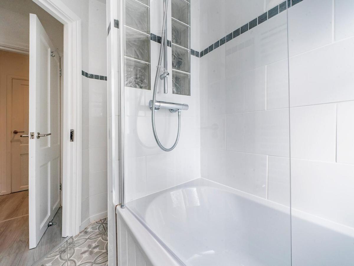 Pass The Keys - Bright & Airy 2Br 2Bath Apt In Perfect Location Belfast Esterno foto
